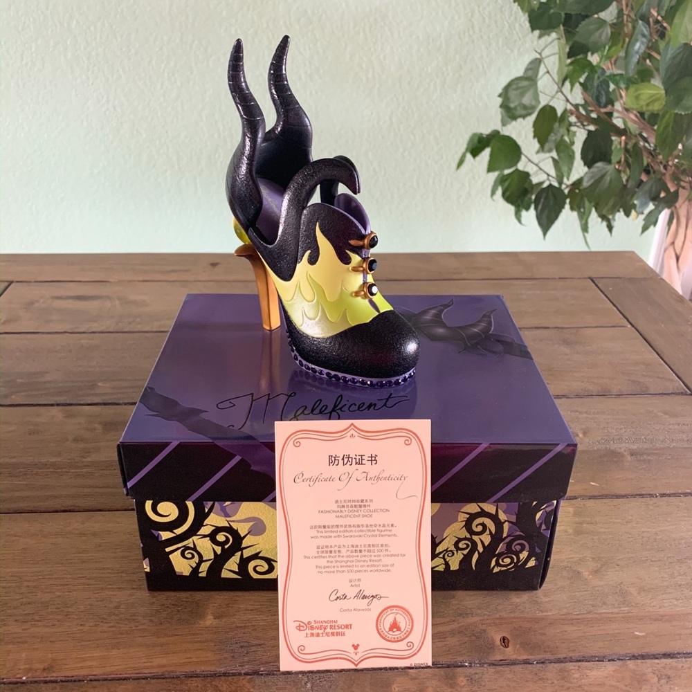 🌹 NWB Fashionably Disney LE Maleficent Shoe 🌹